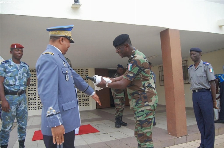 Célébration: Mangou arrose les nouveaux galons de Guiai Bi Poin
